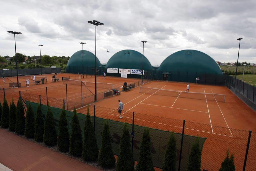 Hotel Restauracja Tenis Kortowo Poznań Exterior foto